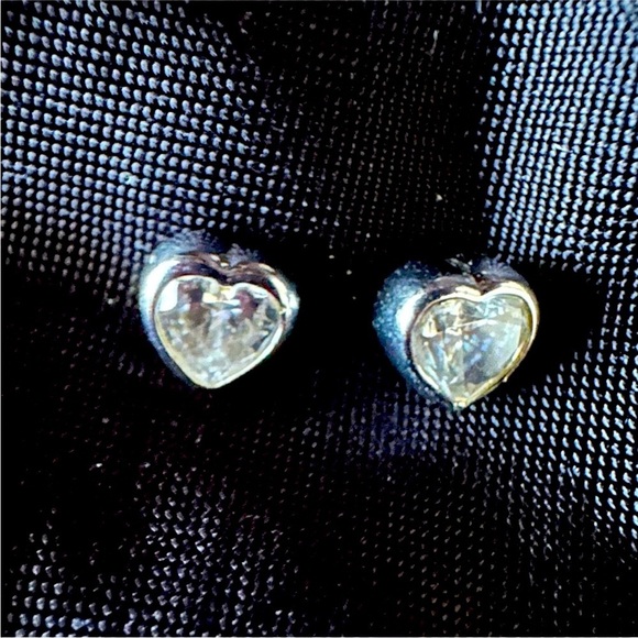 Jewelry - Silver heart earrings CZ’S STUNNING UNISEX